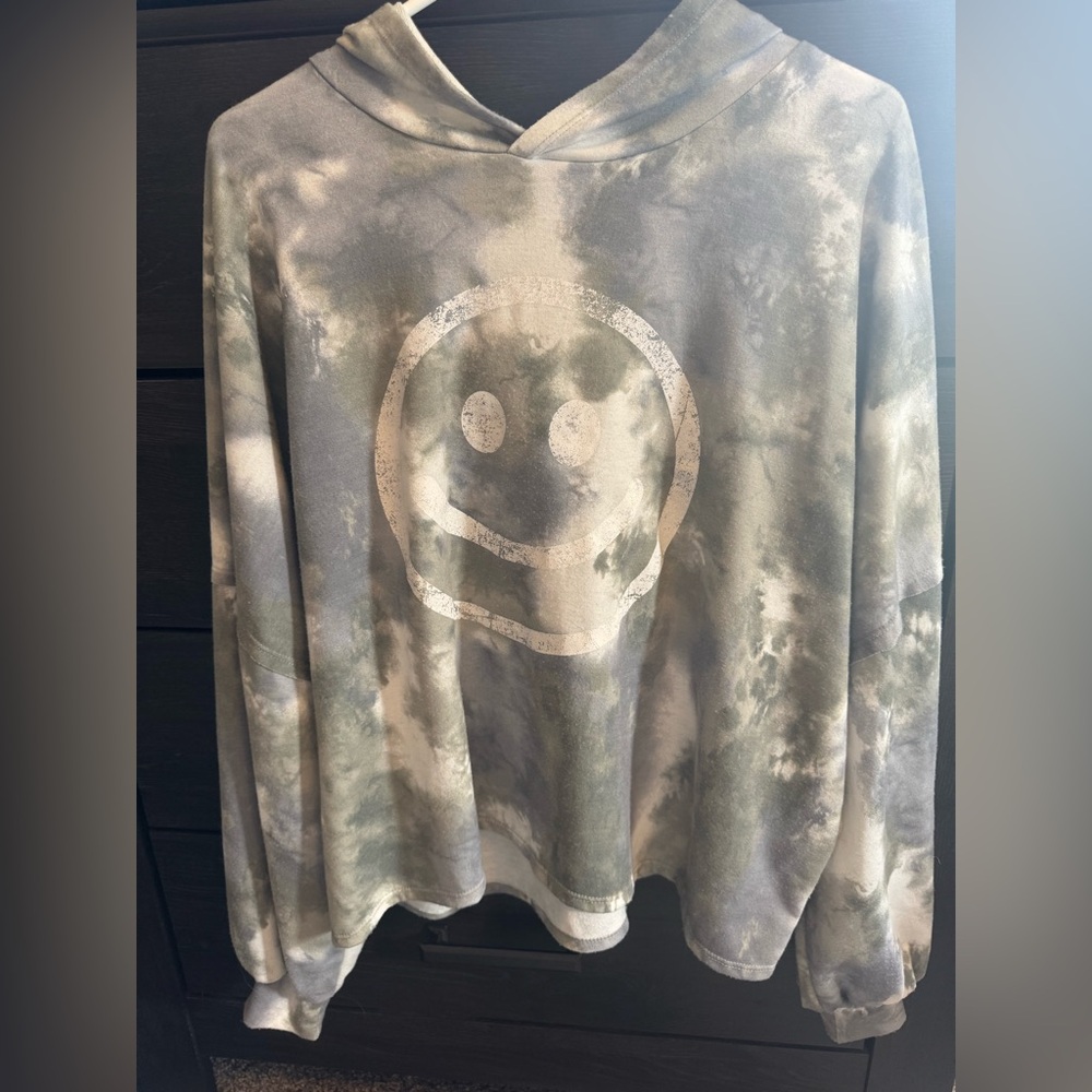 Peach Love Women’s Small Smiley Tie Dye Hoodie